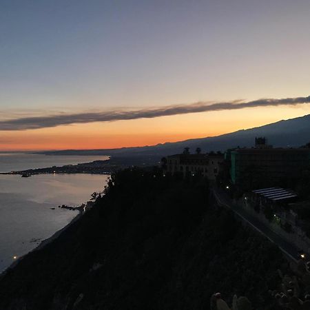 La Baia Dei Delfini Apartment Taormina Bagian luar foto
