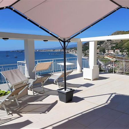 La Baia Dei Delfini Apartment Taormina Bagian luar foto