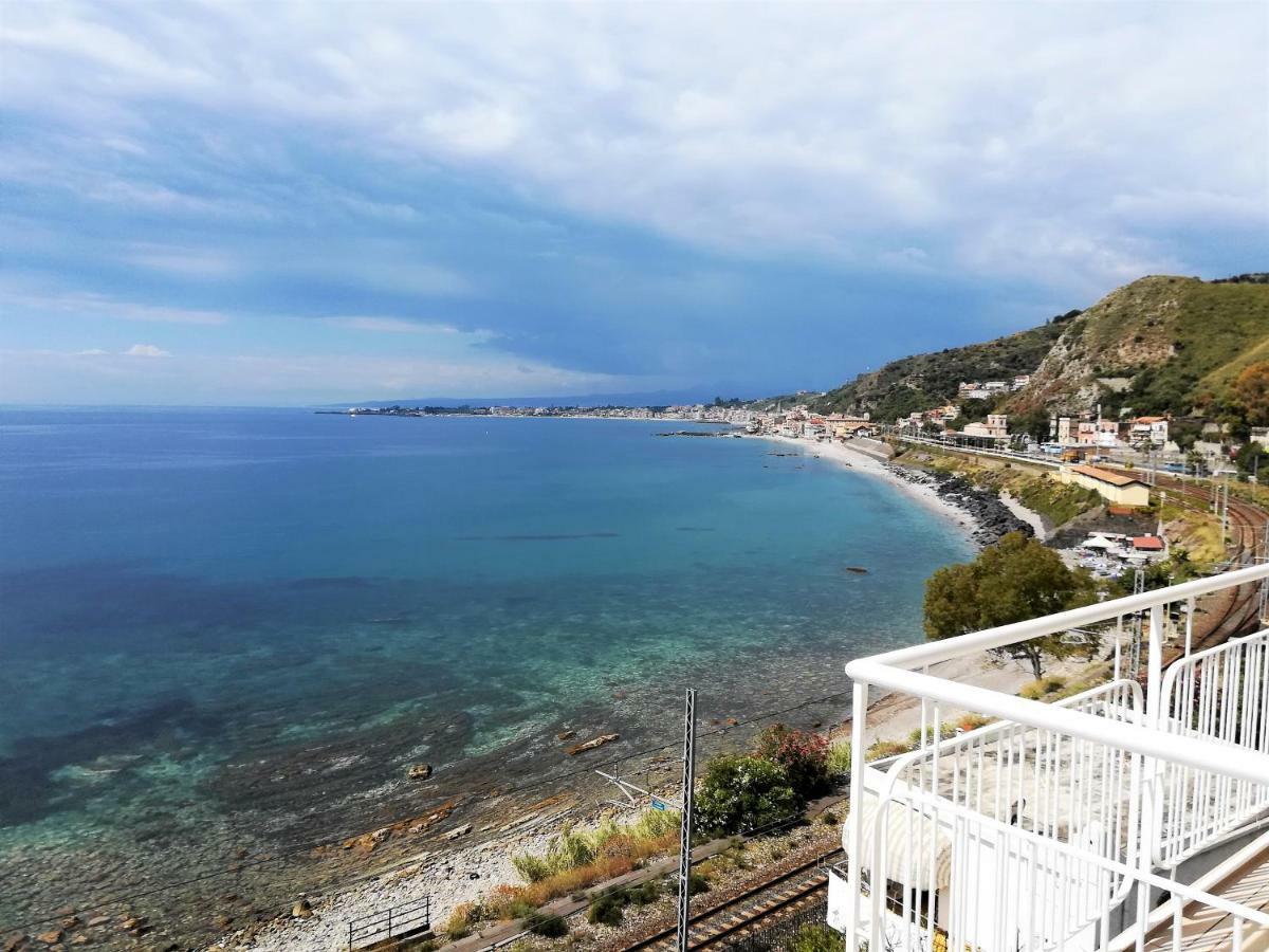 La Baia Dei Delfini Apartment Taormina Bagian luar foto