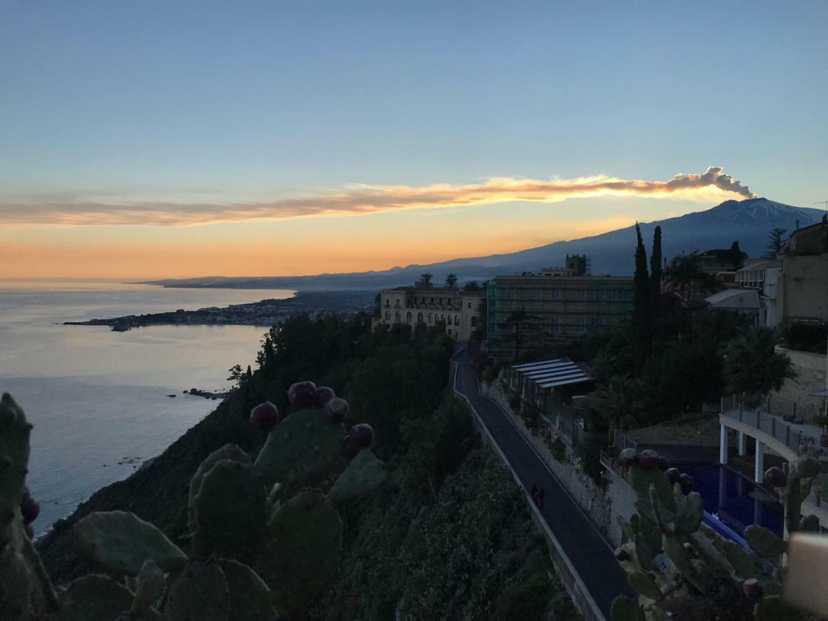 La Baia Dei Delfini Apartment Taormina Bagian luar foto