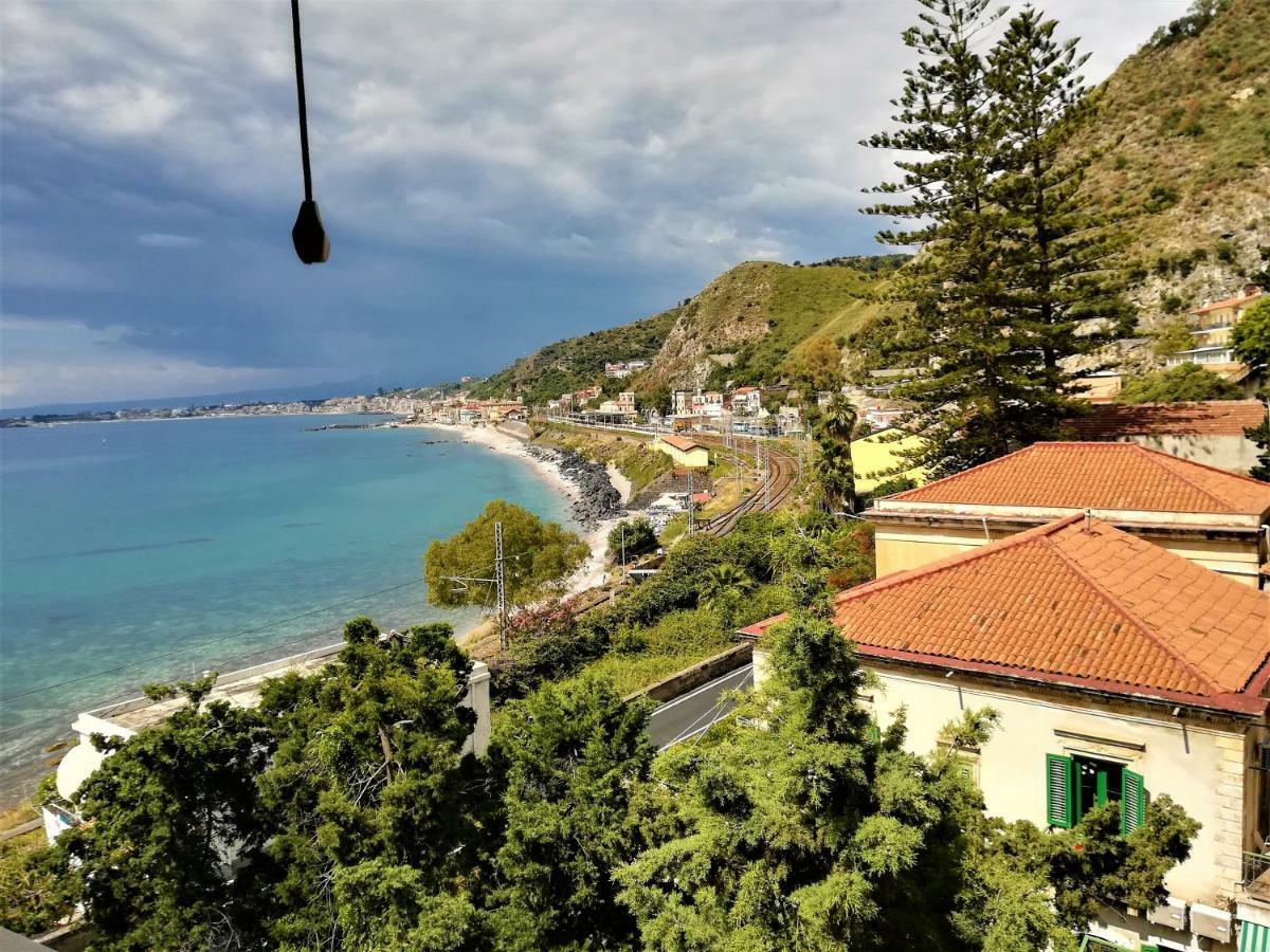La Baia Dei Delfini Apartment Taormina Bagian luar foto