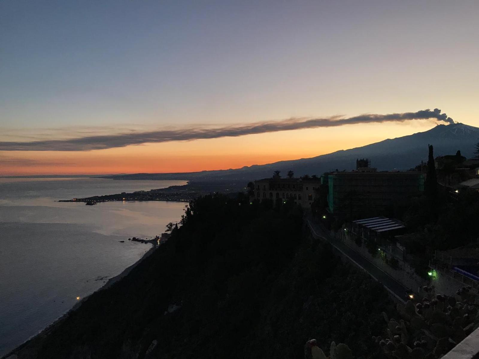 La Baia Dei Delfini Apartment Taormina Bagian luar foto