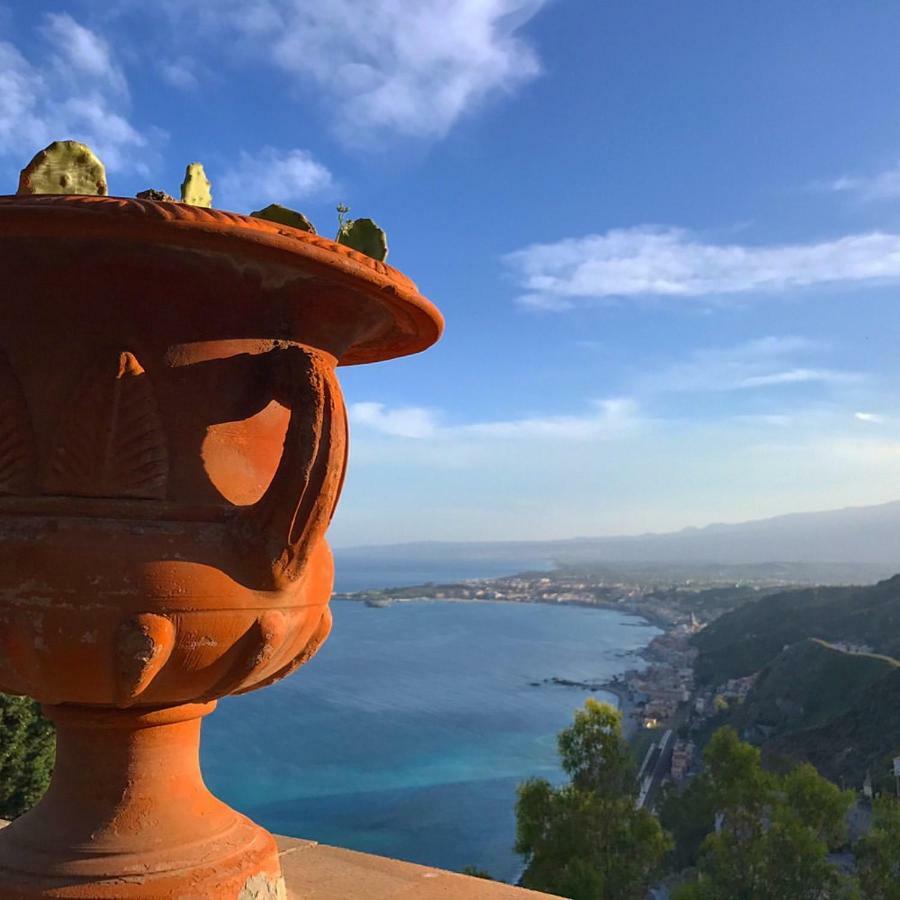 La Baia Dei Delfini Apartment Taormina Bagian luar foto