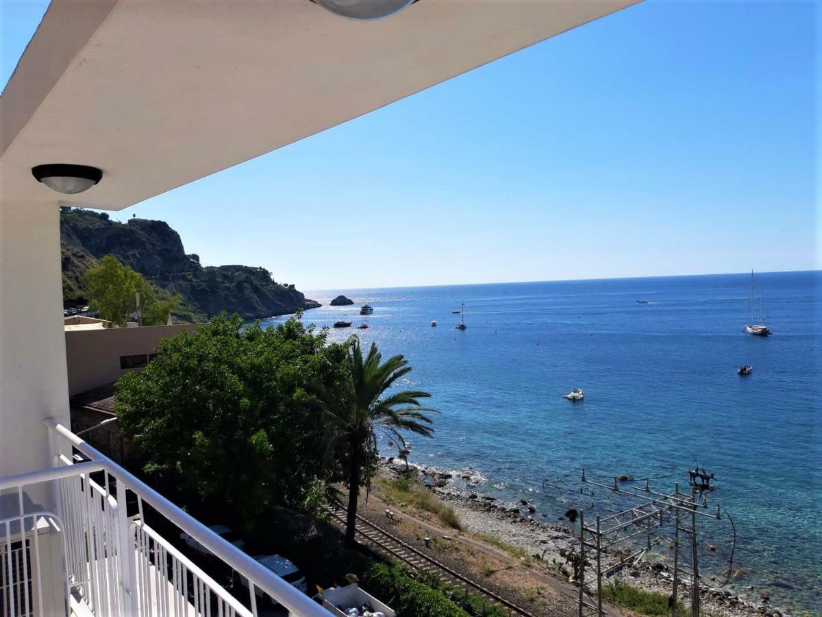 La Baia Dei Delfini Apartment Taormina Bagian luar foto