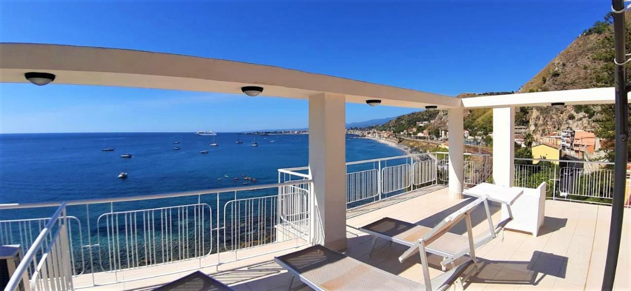 La Baia Dei Delfini Apartment Taormina Bagian luar foto