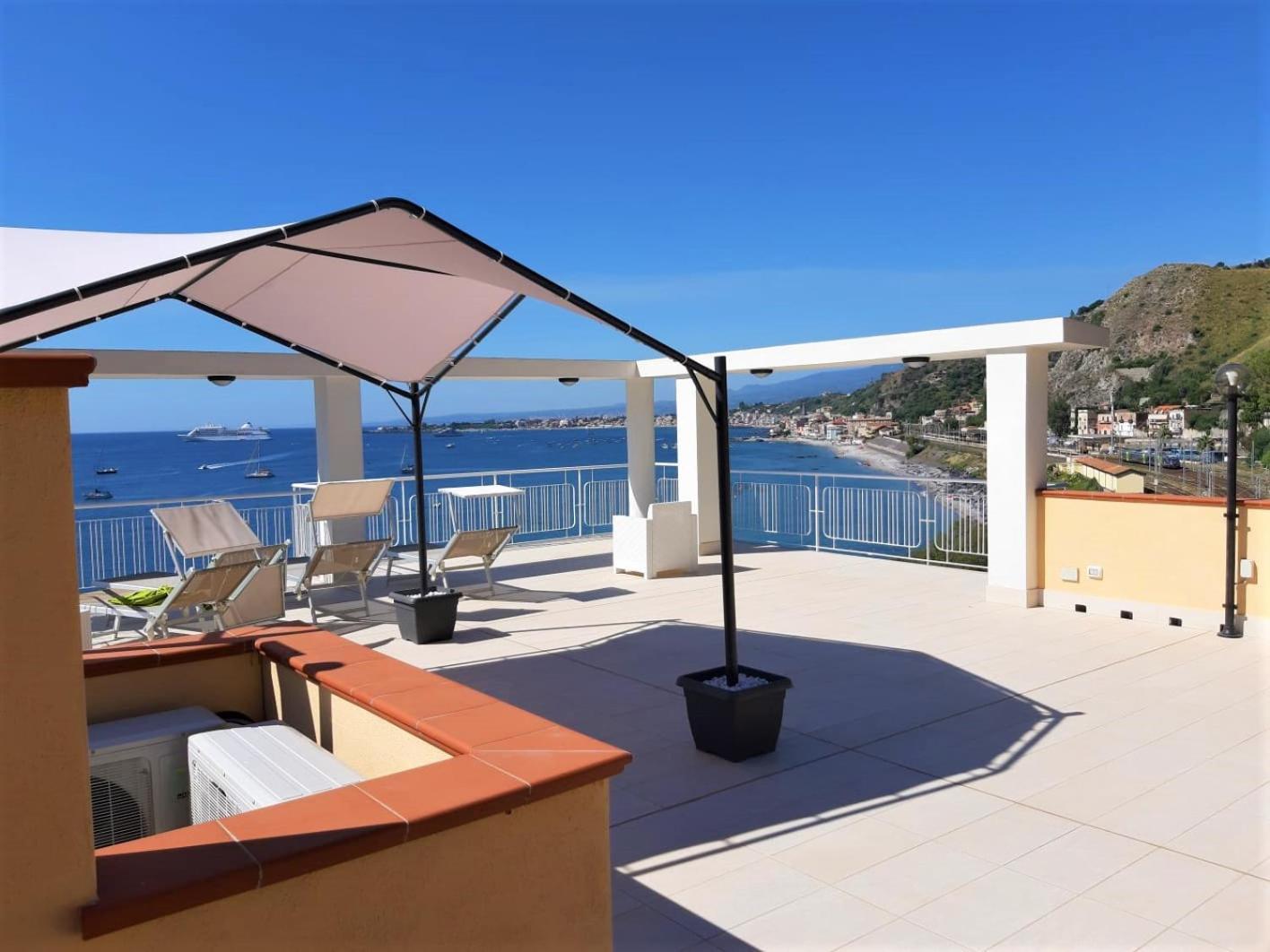 La Baia Dei Delfini Apartment Taormina Bagian luar foto